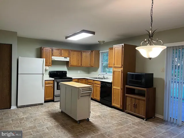 $2,200 | 1006 Lakeview Parkway, Locust Grove, VA 22508