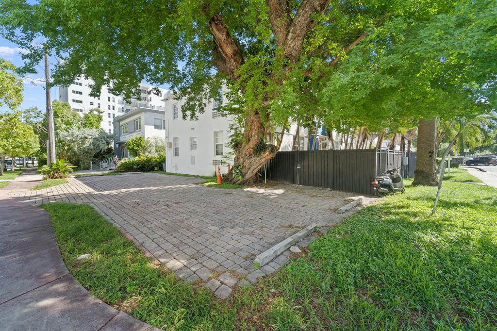 1241 13th Street, Unit 4 Miami Beach, FL 33139 - Photo 18 of 19 a view of a backyard