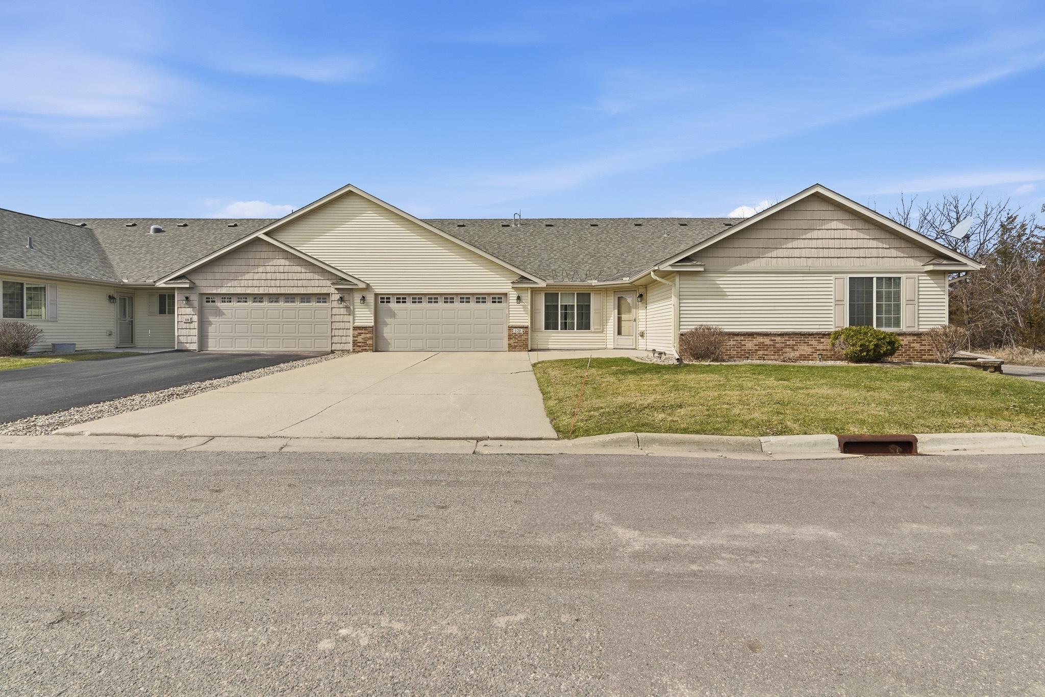120 Palmer Path Mankato, MN 56001 - Photo 2 of 21