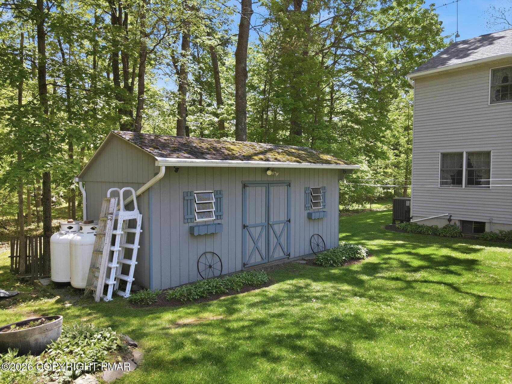 14 Minsi Road Delaware Water Gap, PA 18327 - Photo 52 of 75 14 Back (13)