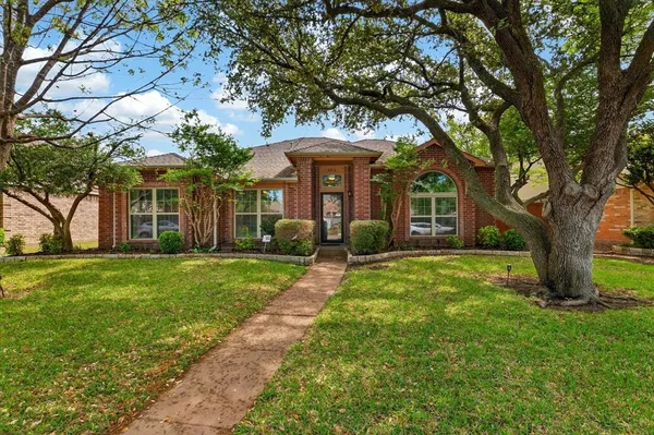 $450,000 | 6816 Aimpoint Drive, Plano, TX 75023