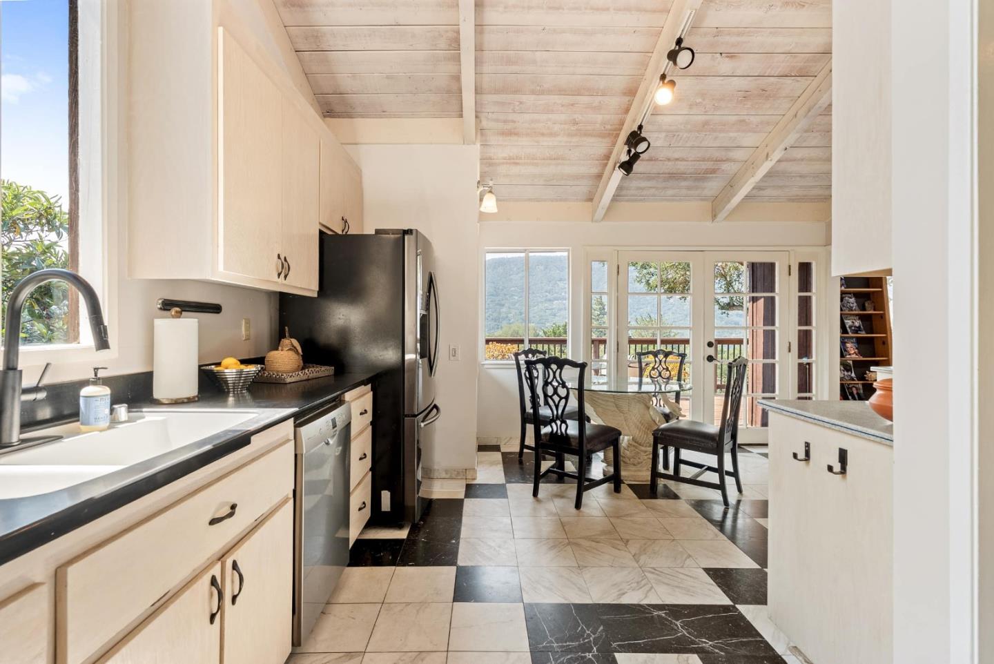 37 Poppy Road Carmel Valley, CA 93924 - Photo 12 of 50 Gallery Image 12