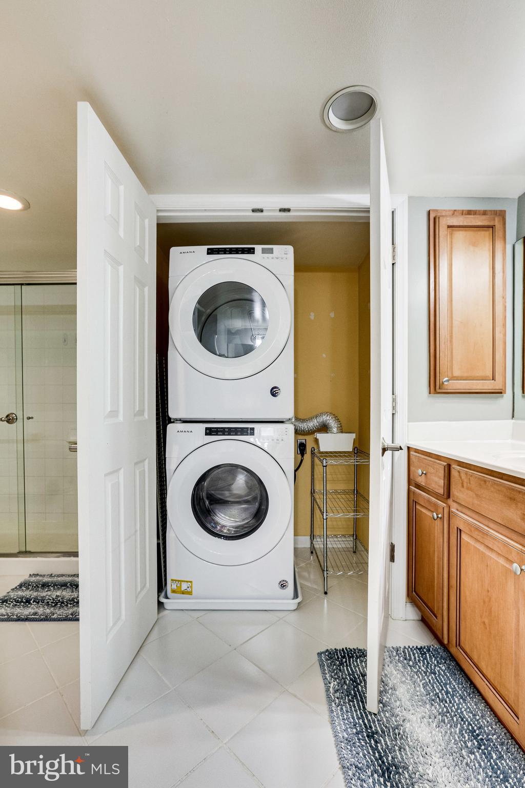 1515 South Arlington Ridge Road, Unit 403 Arlington, VA 22202 - Photo 23 of 43 Laundry in Primary Bath