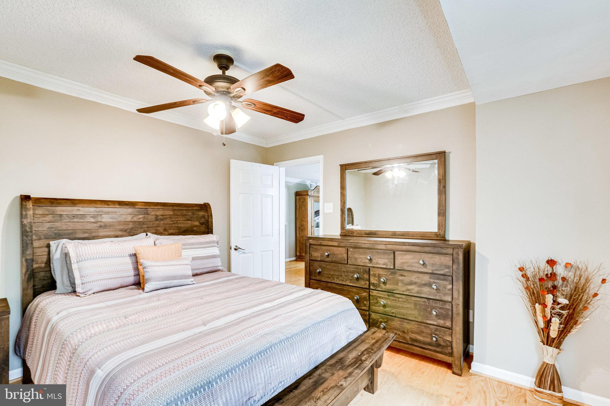 1515 South Arlington Ridge Road, Unit 403 Arlington, VA 22202 - Photo 31 of 43 Very Spacious Second bedroom