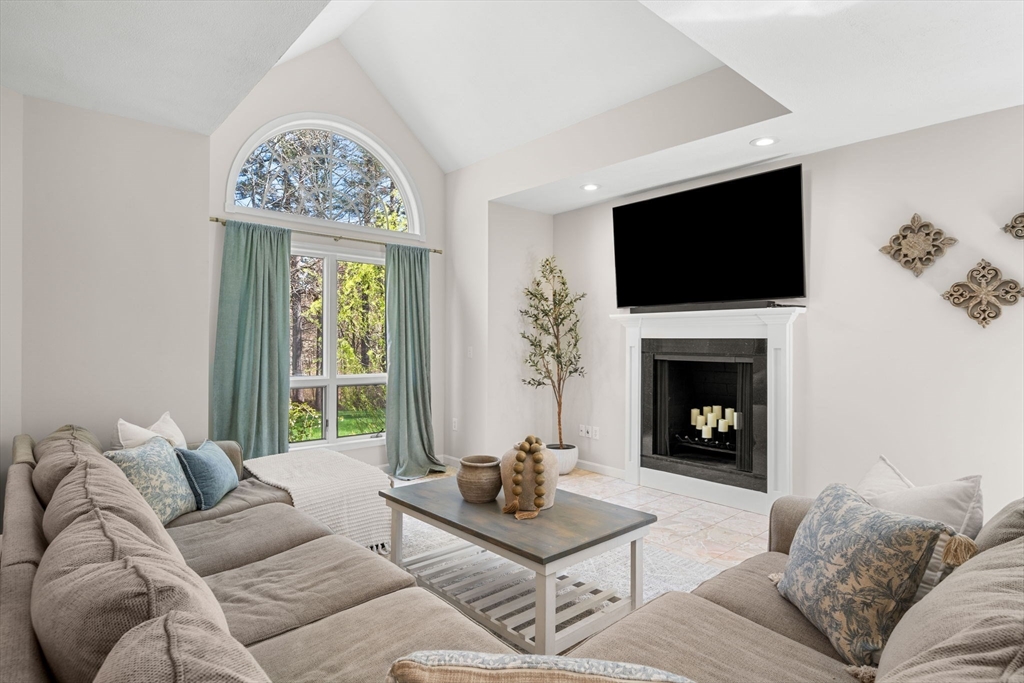 6 Foster Street Boxford, MA 01921 - Photo 4 of 19 Gallery Image 4