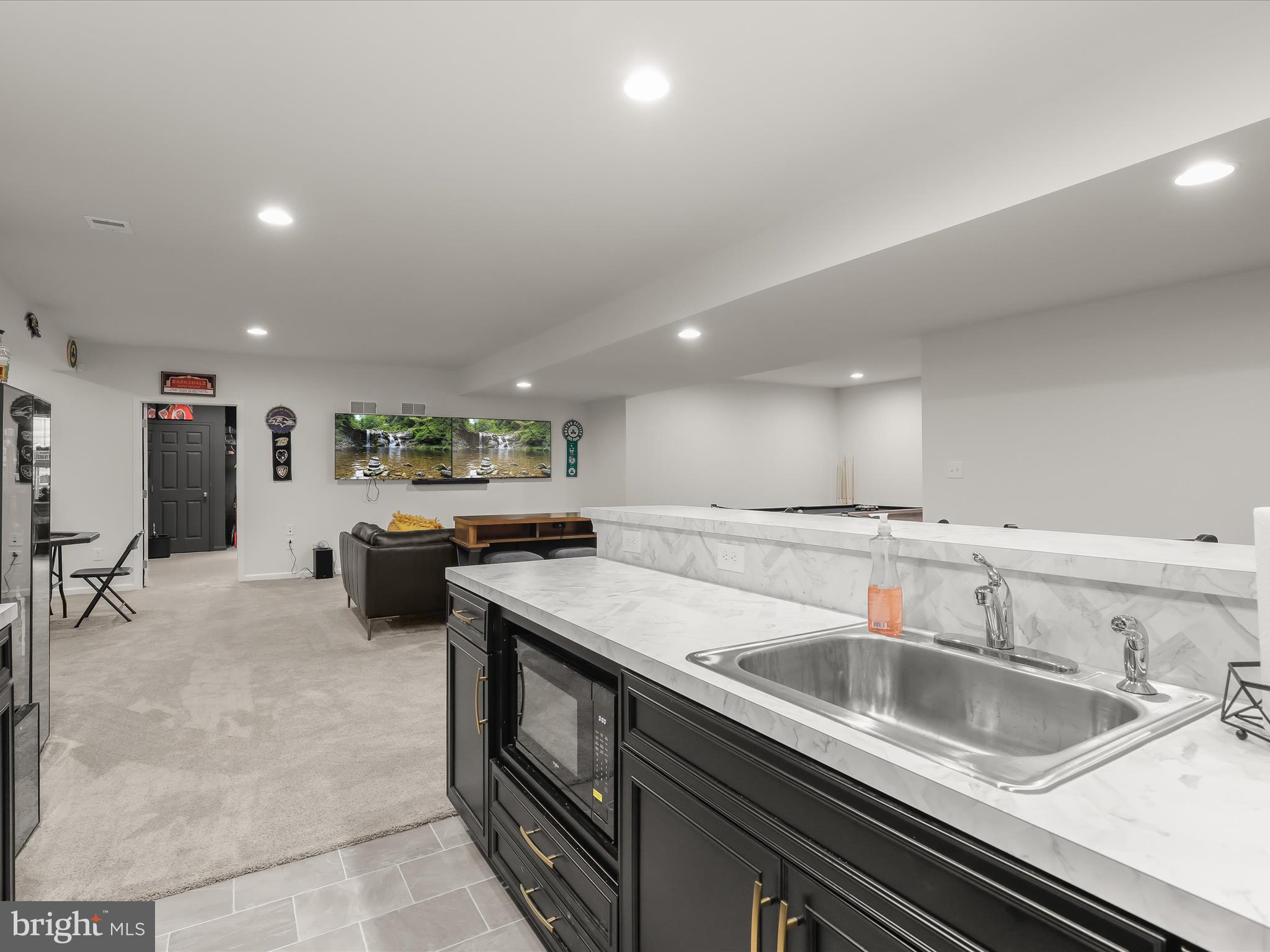 514 Darrow Road York, PA 17404 - Photo 28 of 32 Kitchenette