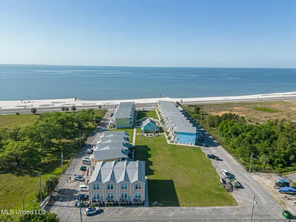 $199,500 | 1515 East Beach Boulevard, Unit 117, Pass Christian, MS 39571