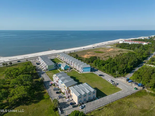$199,500 | 1515 East Beach Boulevard, Unit 117, Pass Christian, MS 39571