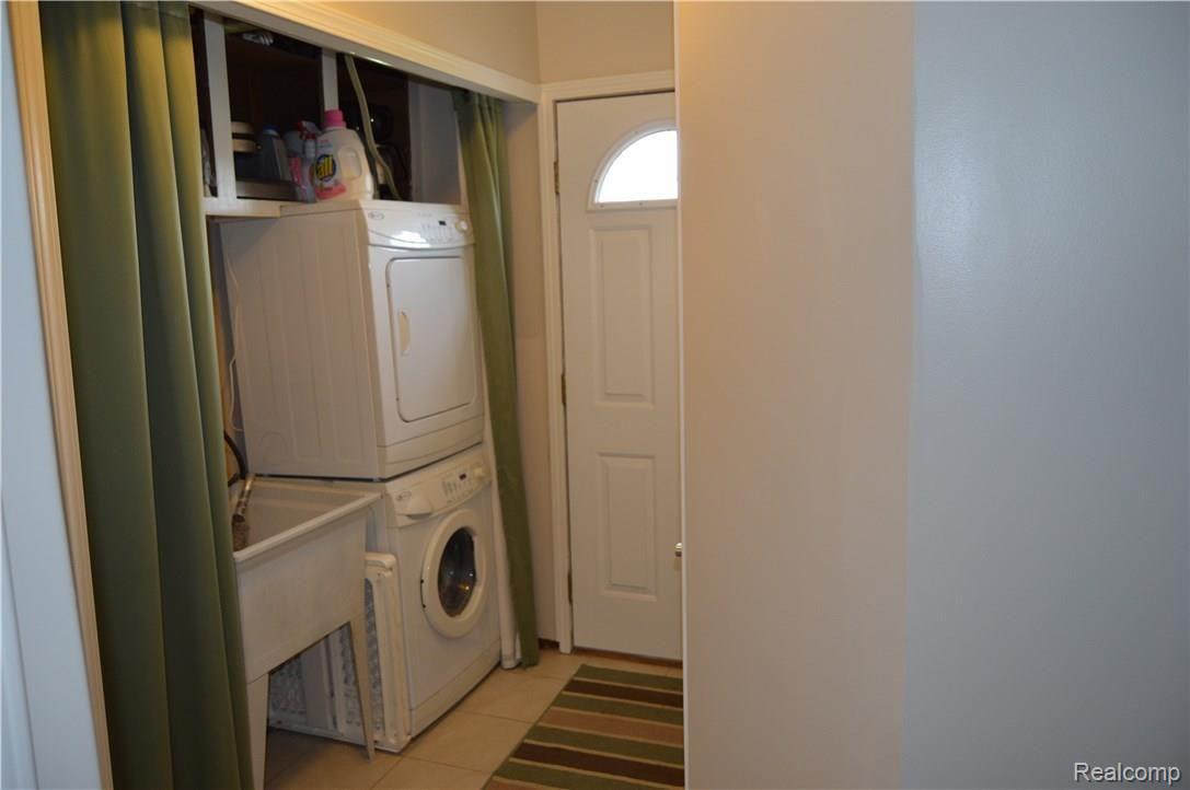 26295 South River Road Harrison Township, MI 48045 - Photo 16 of 26 26295SoRiverRdKaren (18).JPG