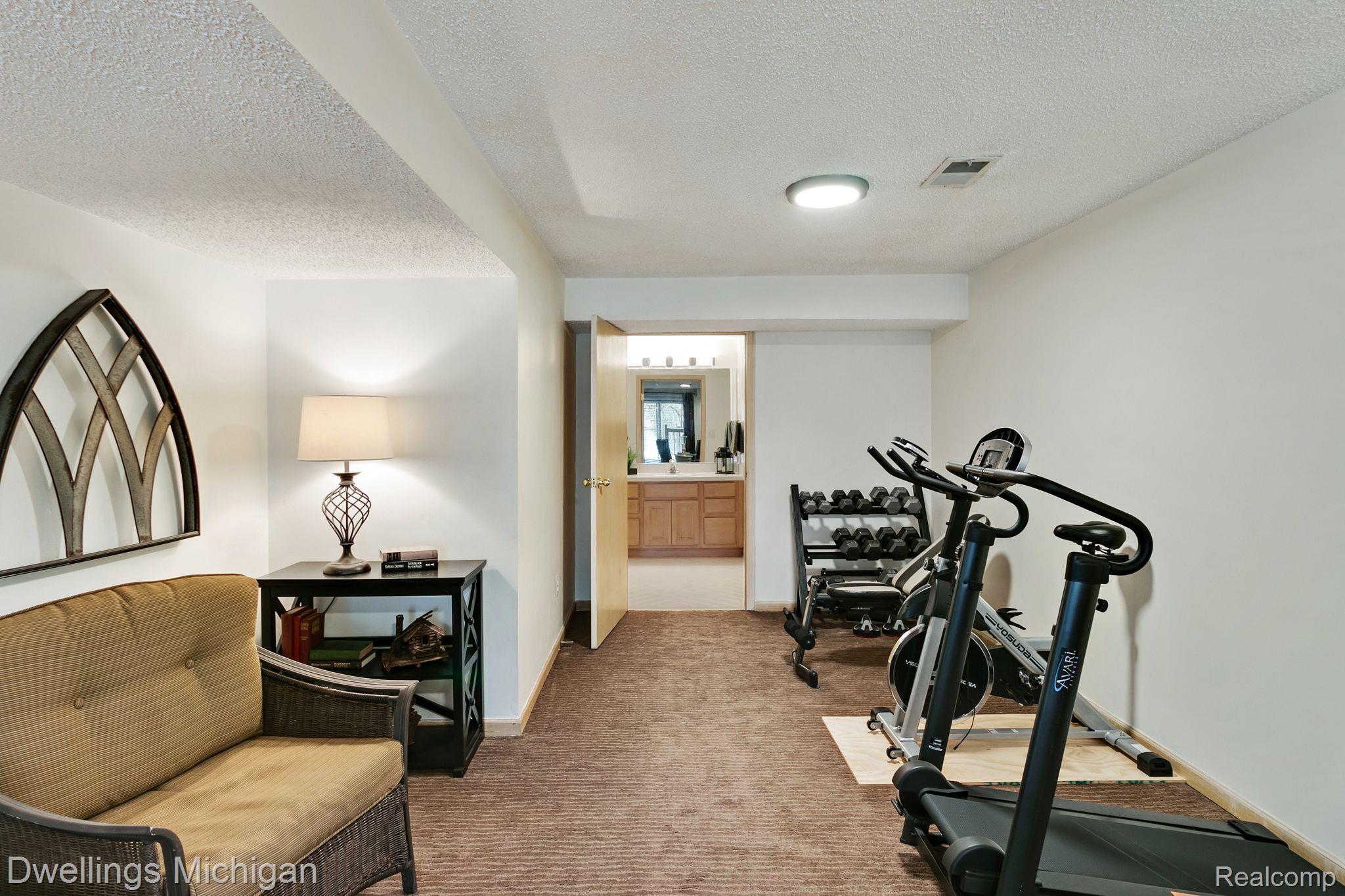 22000 River Ridge Trail Farmington, MI 48335 - Photo 27 of 51 Gallery Image 27