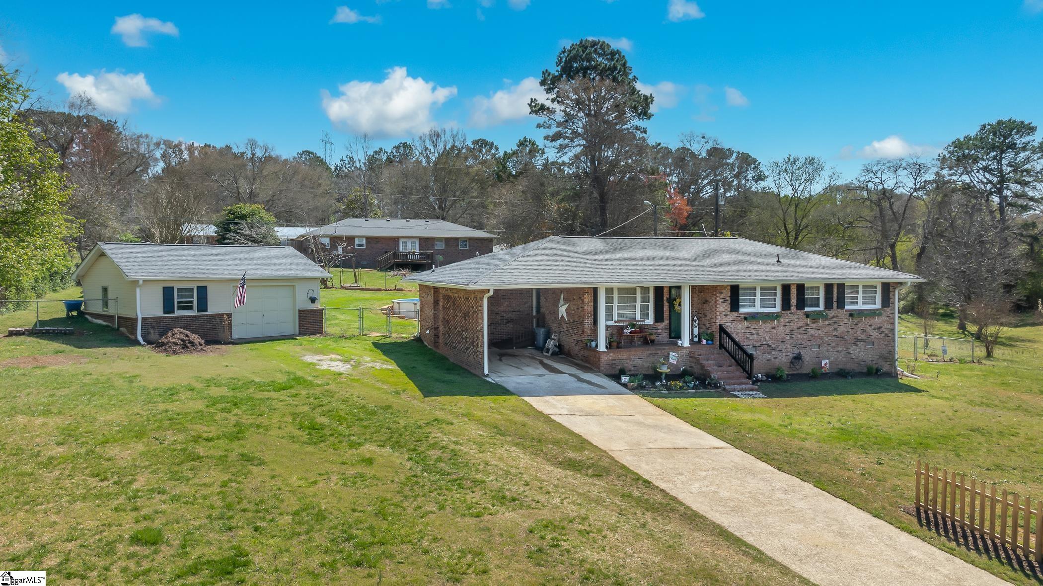 122 Cedar Road Anderson, SC 29624 - Photo 2 of 37