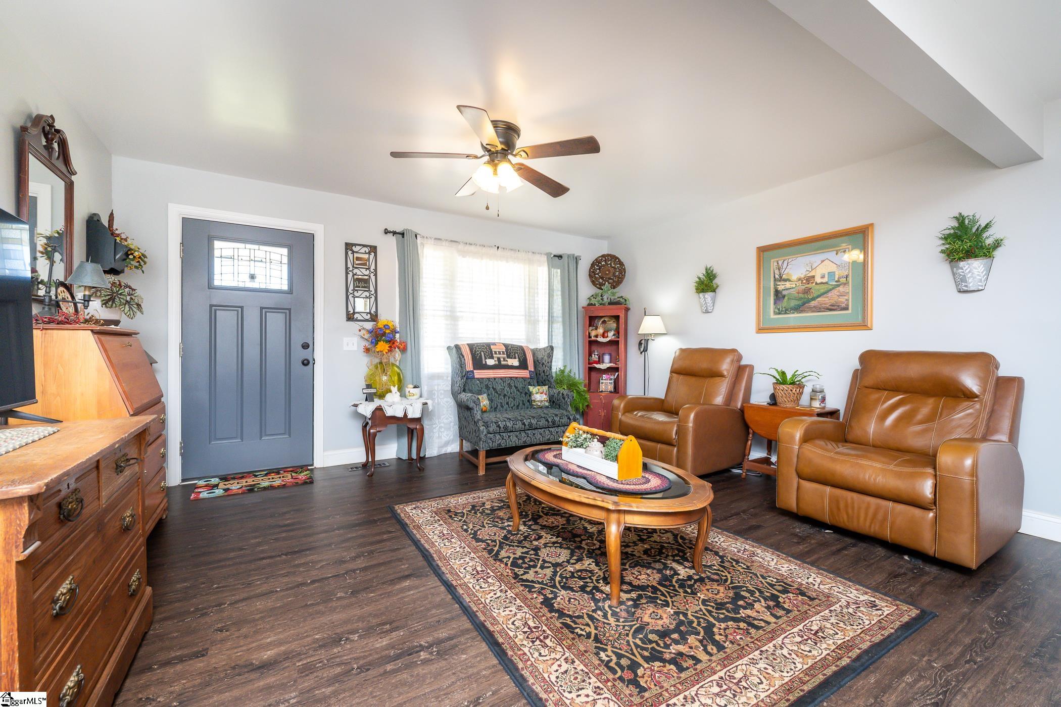 122 Cedar Road Anderson, SC 29624 - Photo 4 of 37