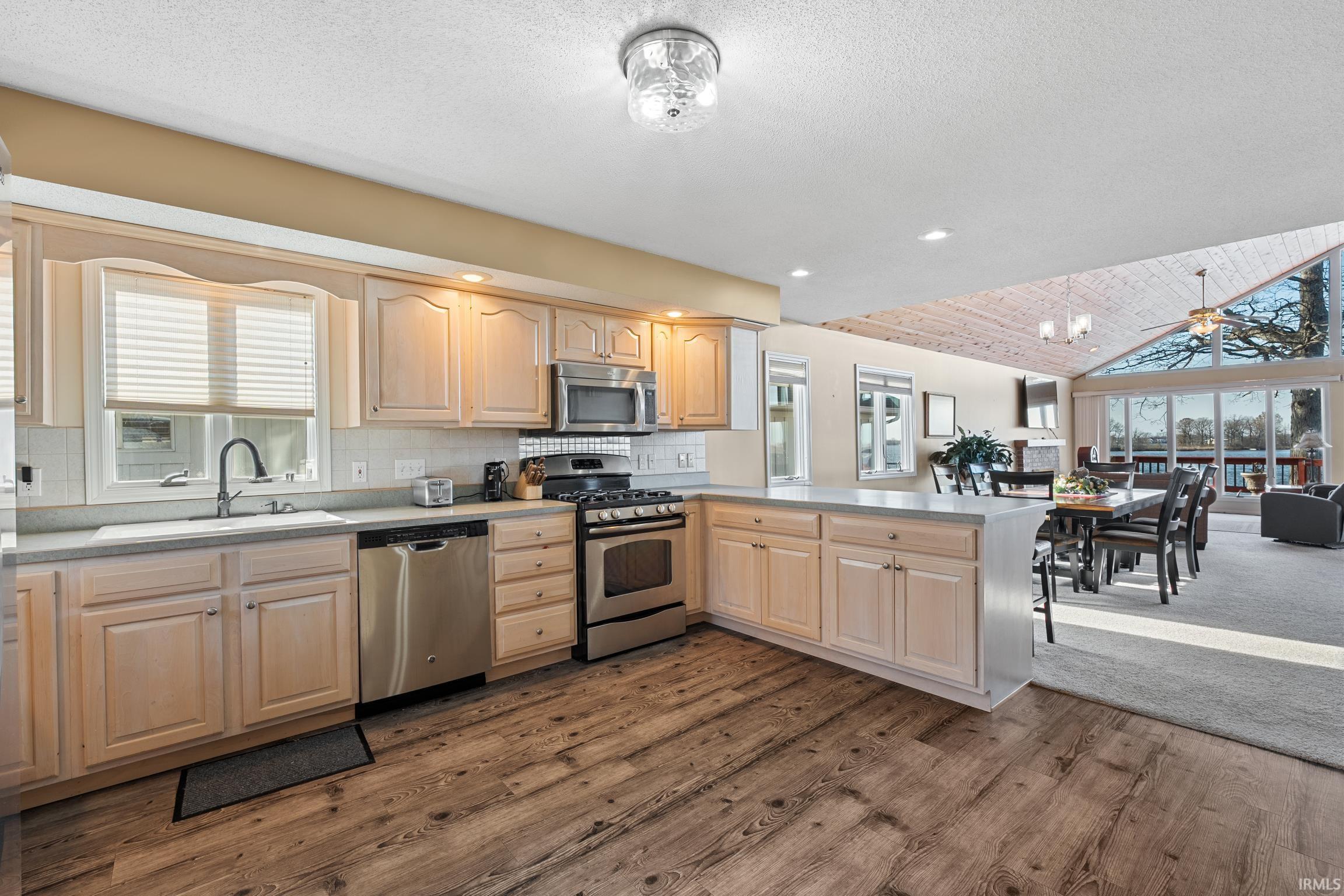 2910 Country Club Drive East Rochester, IN 46975 - Photo 13 of 36