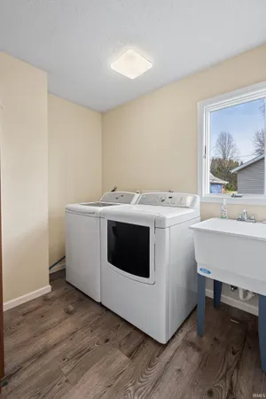 $935,000 | 2910 Country Club Drive East, Rochester, IN 46975