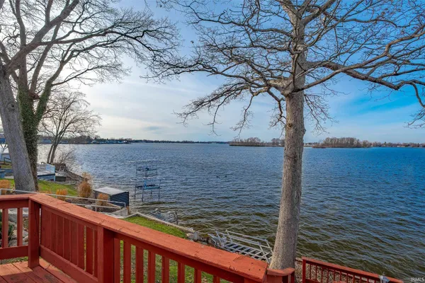 $935,000 | 2910 Country Club Drive East, Rochester, IN 46975