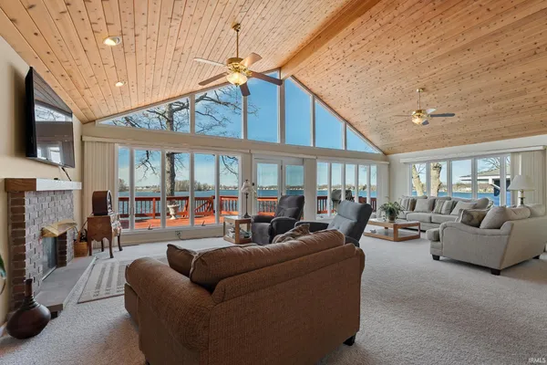 $935,000 | 2910 Country Club Drive East, Rochester, IN 46975