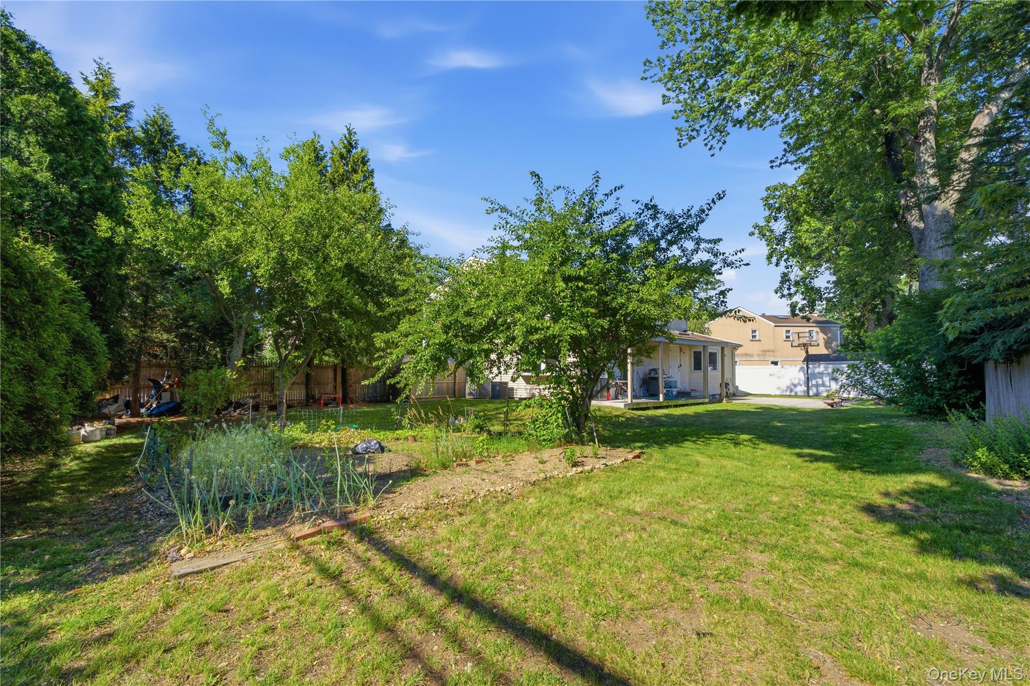 308 South Oyster Bay Road, Unit A Syosset, NY 11791 - Photo 31 of 37