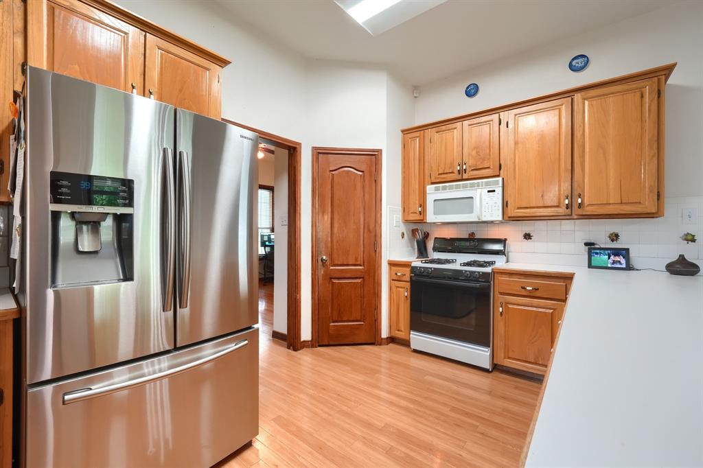 4502 Dexham Road Rowlett, TX 75088 - Photo 17 of 38