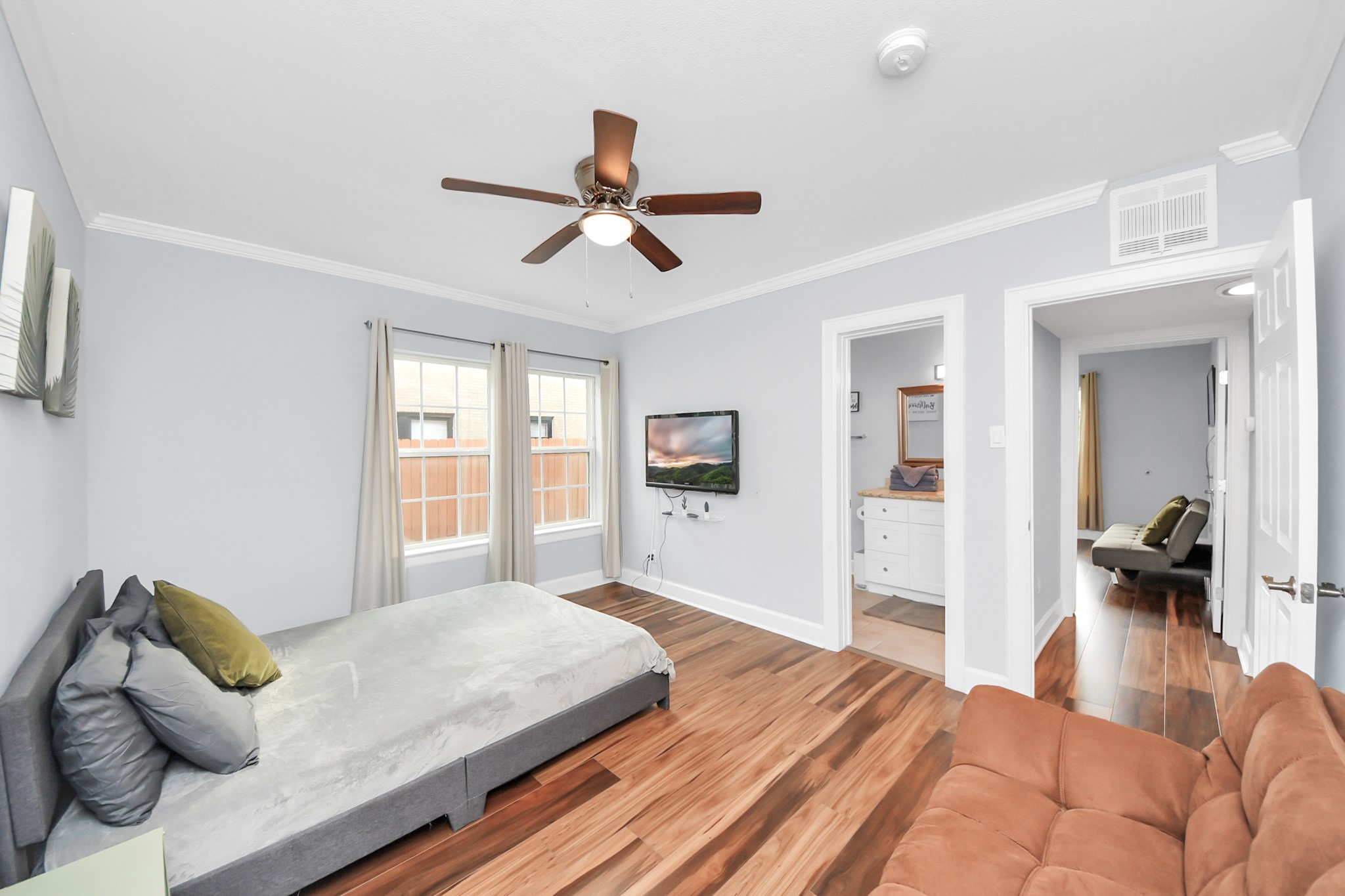 1508 Ridgewood Street Houston, TX 77006 - Photo 14 of 47