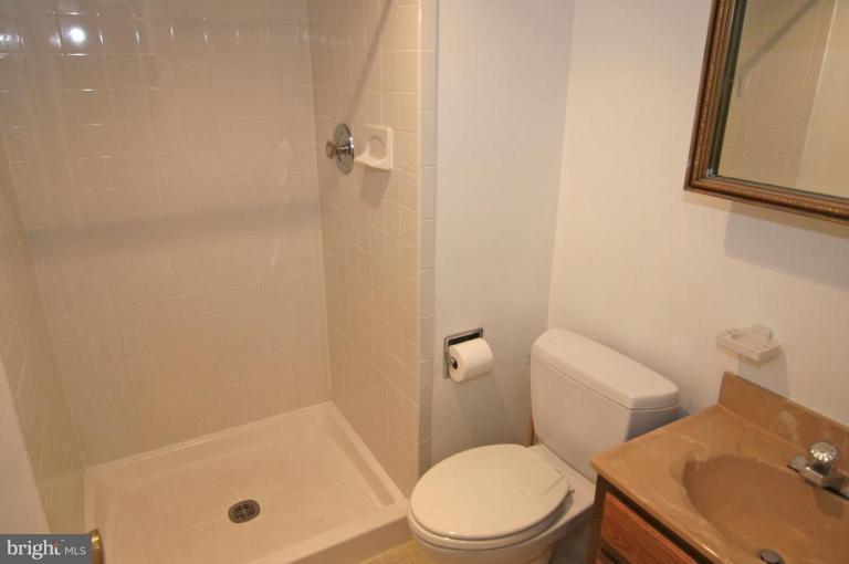 7842 Brompton Street Springfield, VA 22152 - Photo 15 of 15 Bath #2