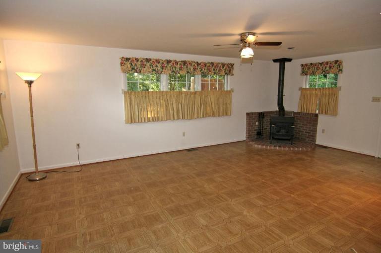 7842 Brompton Street Springfield, VA 22152 - Photo 3 of 15 Family Room