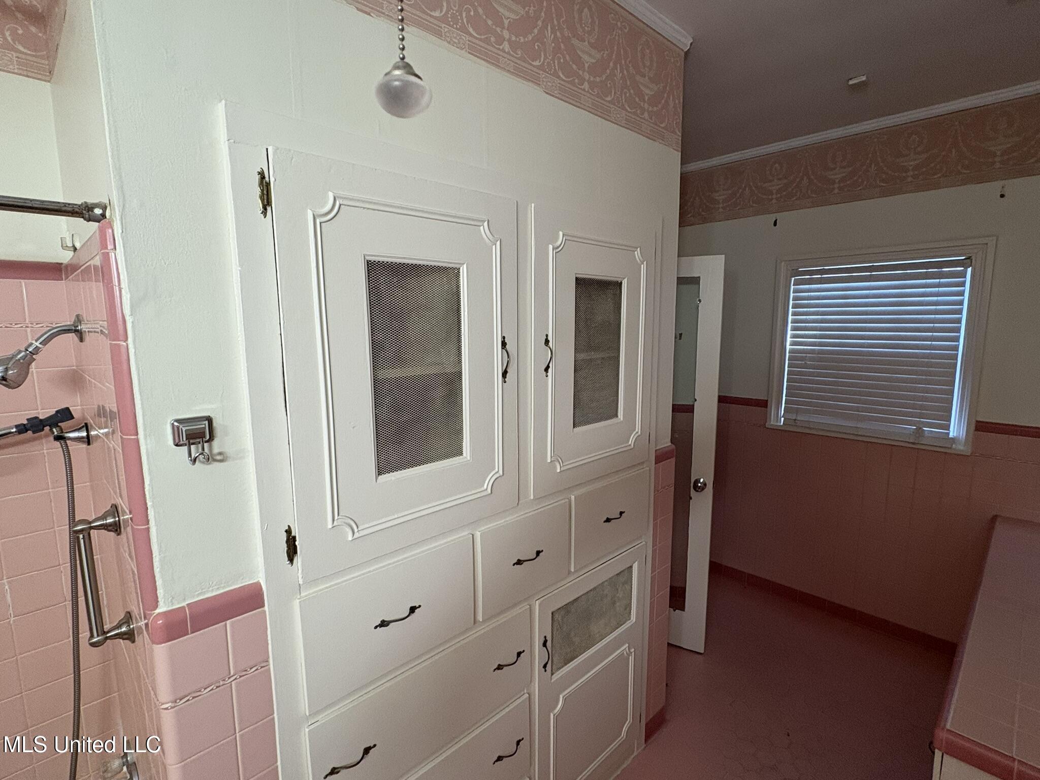 406 Leflore Avenue Belzoni, MS 39038 - Photo 12 of 28 Primary Bath 1b