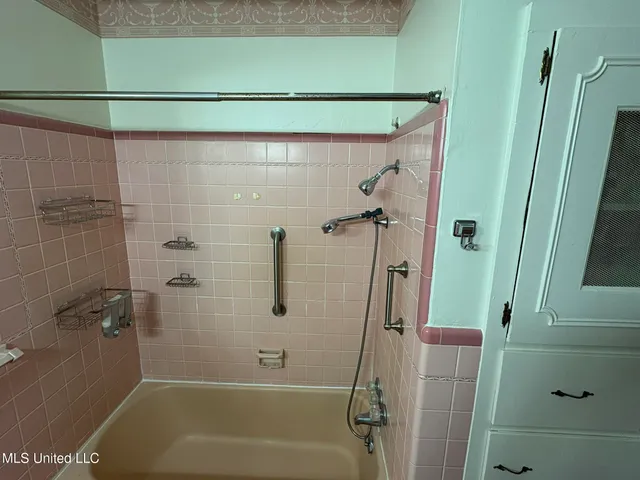 $325,000 | 406 Leflore Avenue, Belzoni, MS 39038