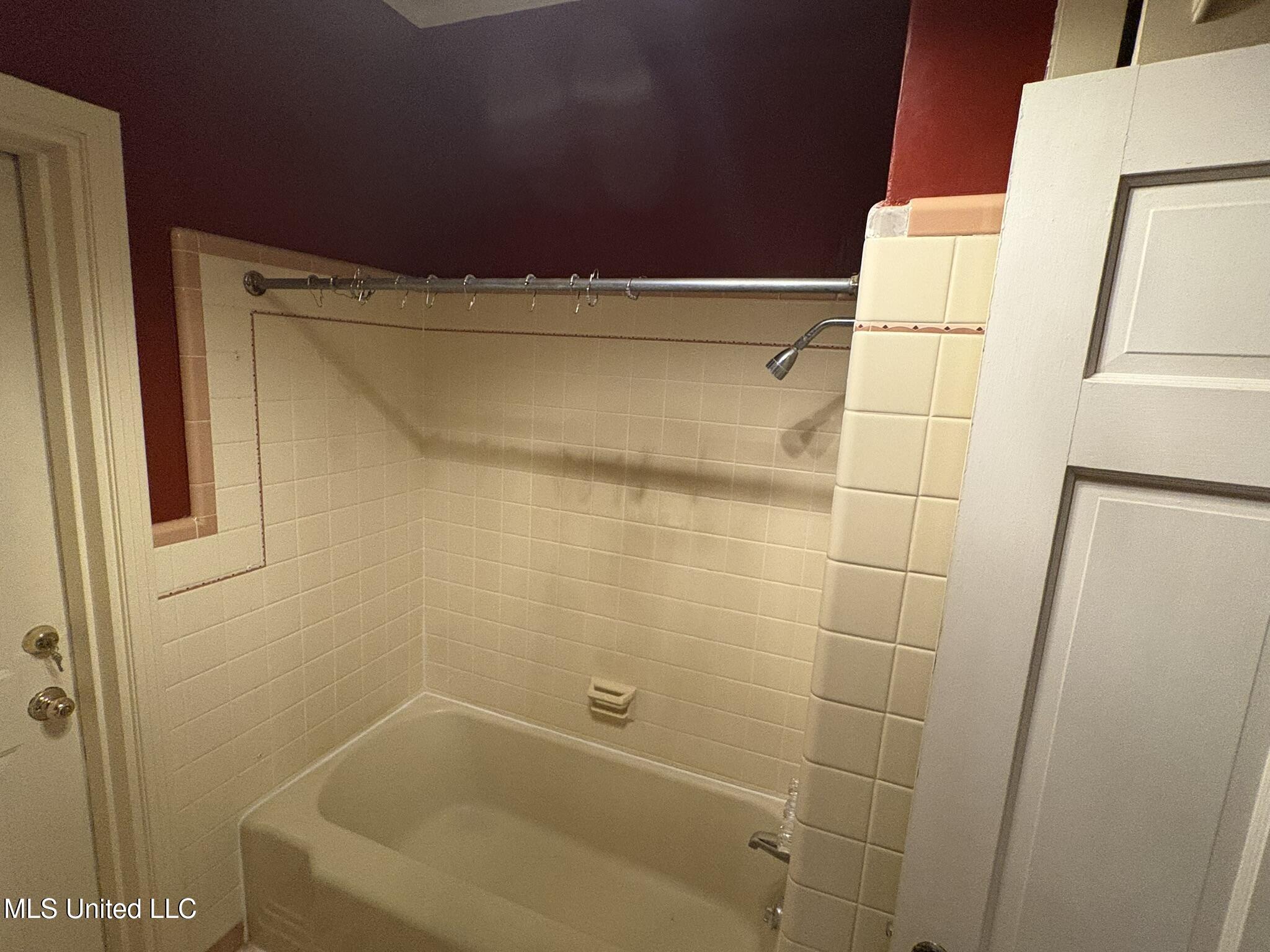 406 Leflore Avenue Belzoni, MS 39038 - Photo 18 of 28 Bath 1a