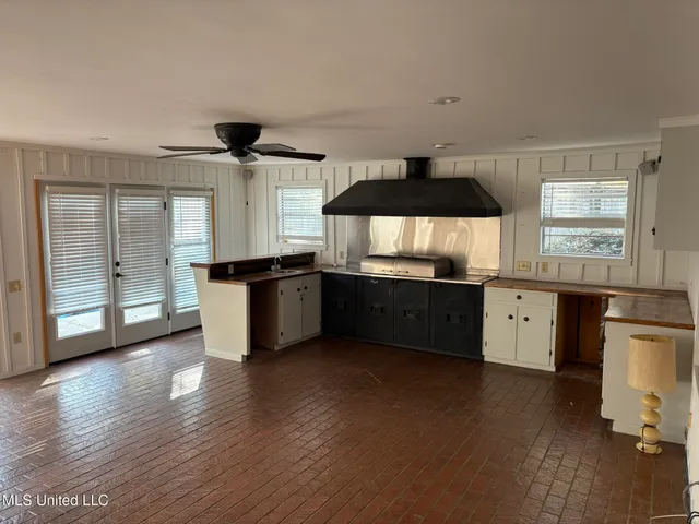 $325,000 | 406 Leflore Avenue, Belzoni, MS 39038