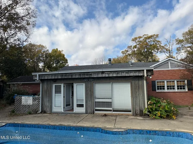 $325,000 | 406 Leflore Avenue, Belzoni, MS 39038