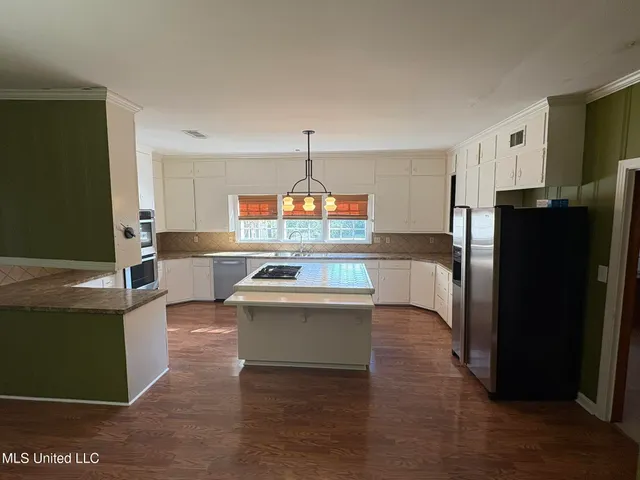 $325,000 | 406 Leflore Avenue, Belzoni, MS 39038