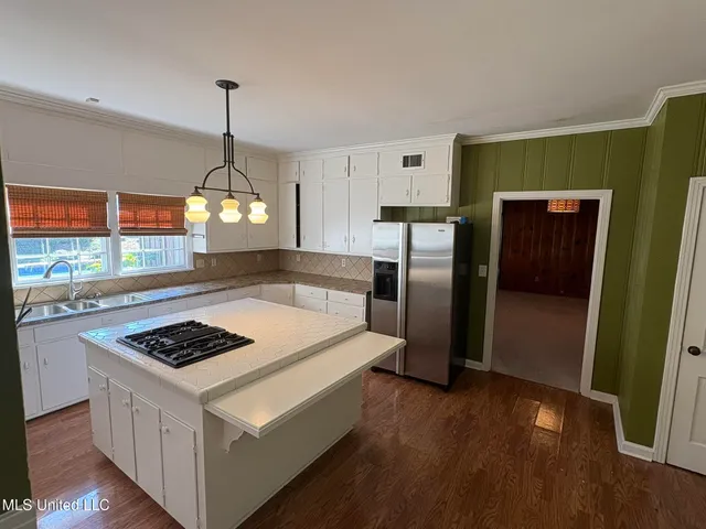 $325,000 | 406 Leflore Avenue, Belzoni, MS 39038