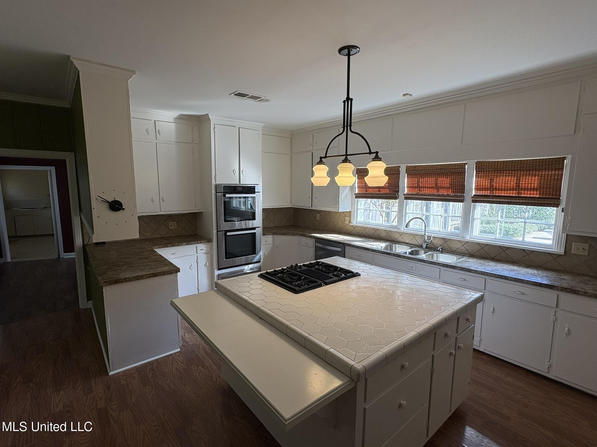 406 Leflore Avenue Belzoni, MS 39038 - Photo 6 of 28 Kitchen view3