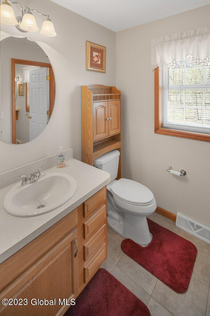 38 Dorlyn Road Colonie, NY 12205 - Photo 15 of 27 Interior 12