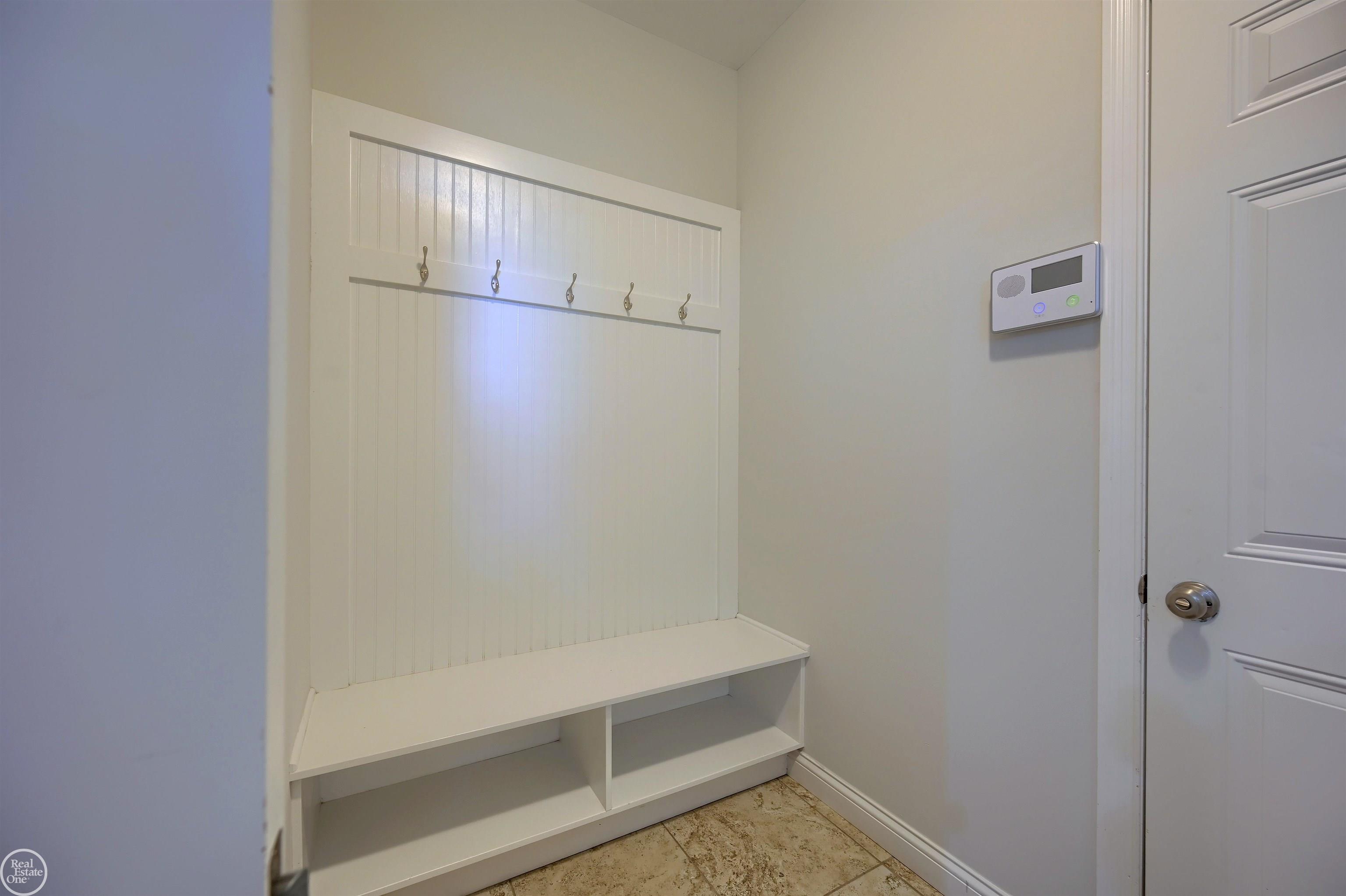 8199 22 Mile Road, Unit RIGHT SIDE ) Utica, MI 48317 - Photo 15 of 59