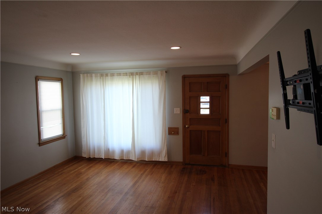 8103 Springdale Avenue Parma, OH 44129 - Photo 3 of 23