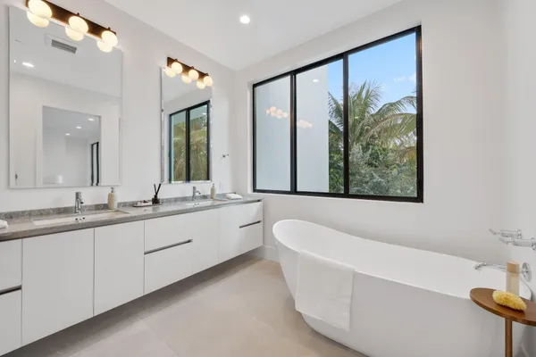 $3,750,000 | 408 Southeast 2nd Street, Delray Beach, FL 33483