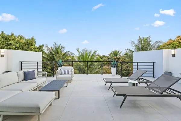 $3,750,000 | 408 Southeast 2nd Street, Delray Beach, FL 33483
