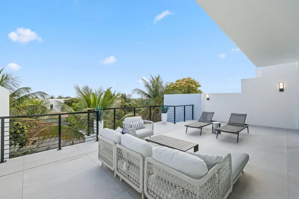 $3,750,000 | 408 Southeast 2nd Street, Delray Beach, FL 33483