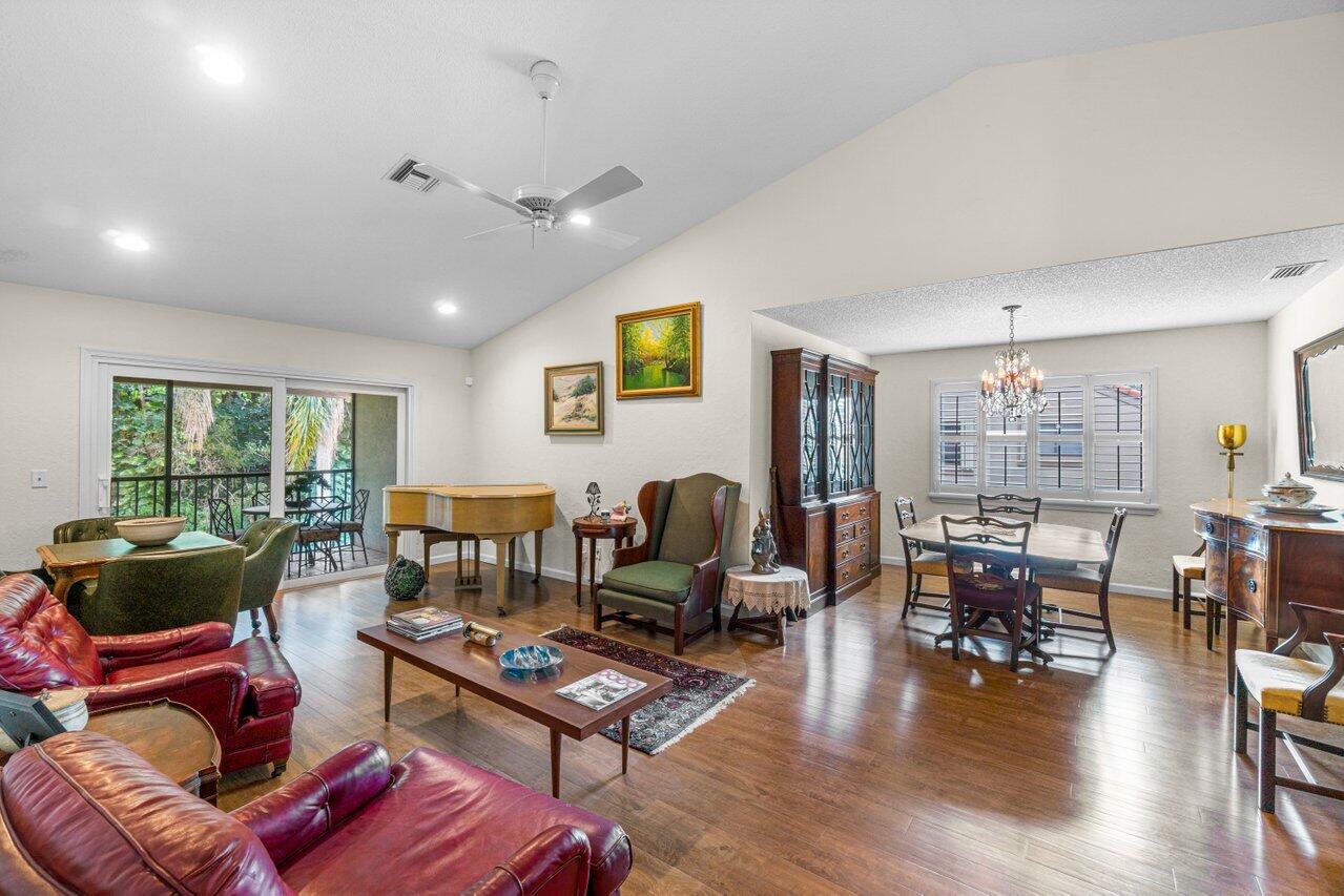 5570 Coach House Circle, Unit H Boca Raton, FL 33486 - Photo 5 of 28 14