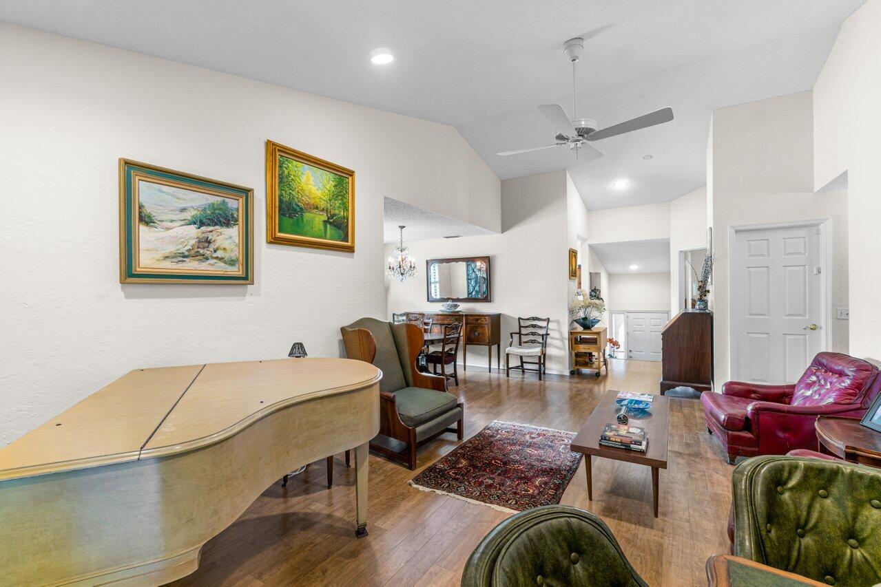 5570 Coach House Circle, Unit H Boca Raton, FL 33486 - Photo 7 of 28 013-5570CoachHouseCircle-UnitH-BocaRaton