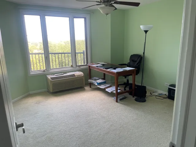 a livingroom with window