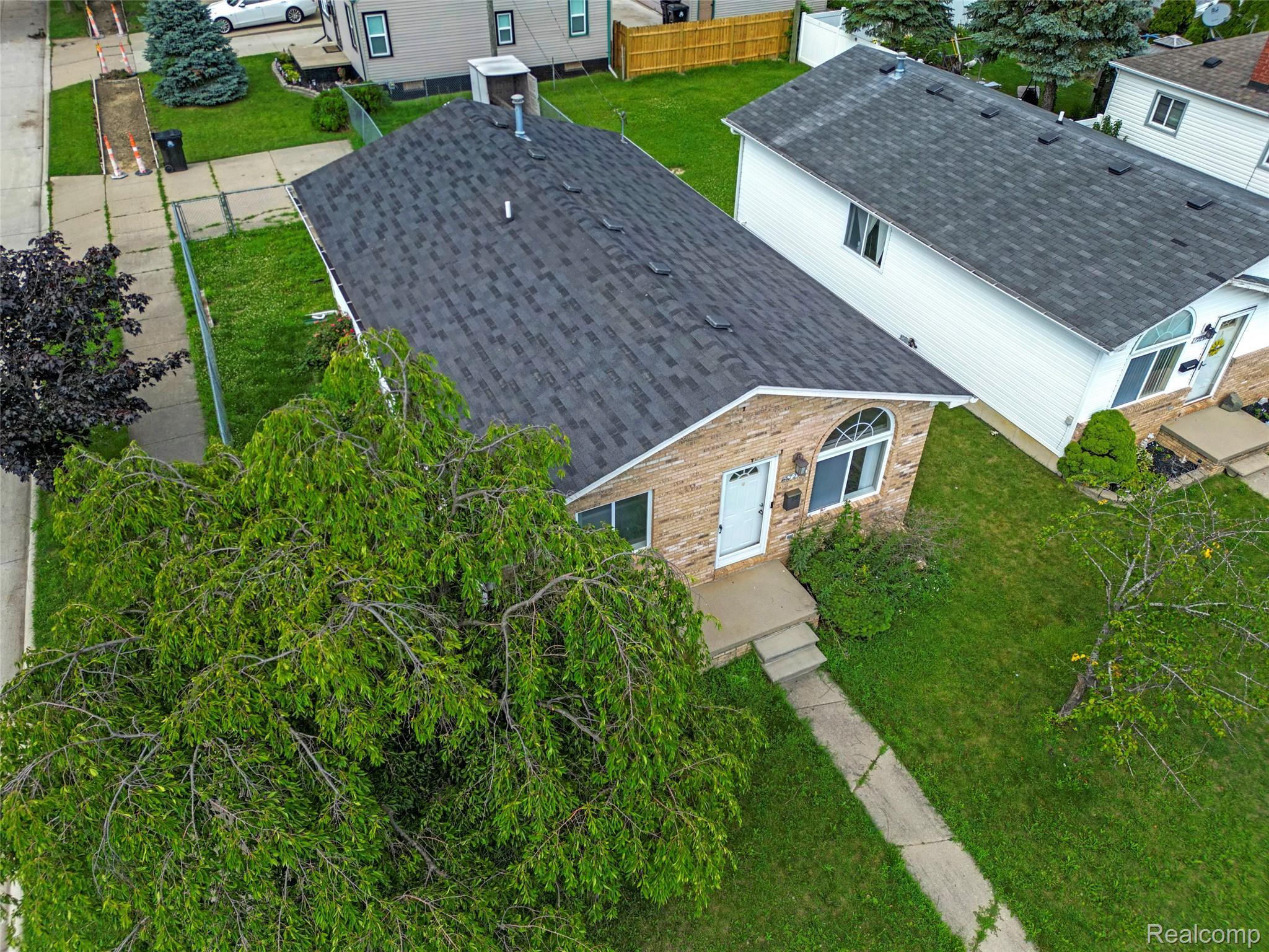 17245 Martin Road Roseville, MI 48066 - Photo 2 of 30 DJI_0012.jpg