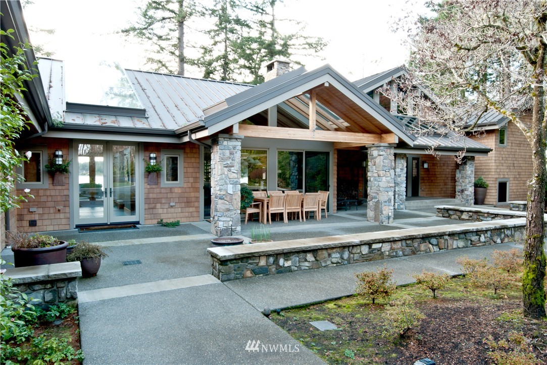 7545 Cooper Point Road Northwest Olympia, WA 98502 - Photo 2 of 15 Gallery Image 2