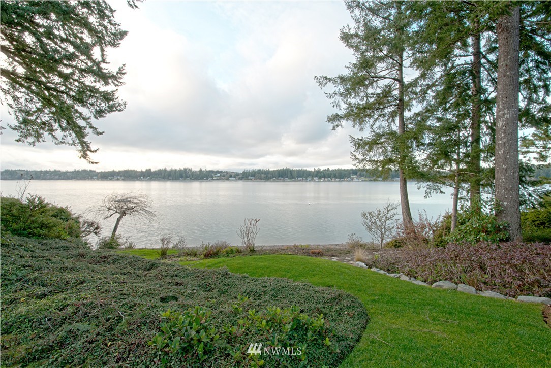 7545 Cooper Point Road Northwest Olympia, WA 98502 - Photo 13 of 15 Gallery Image 13