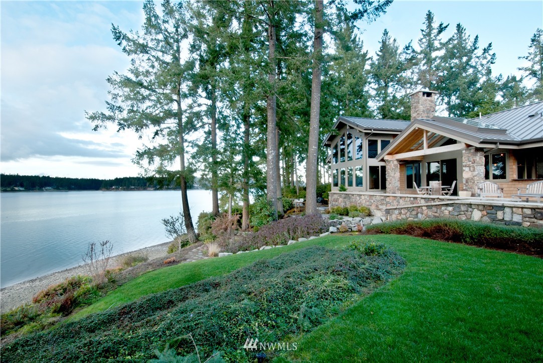 7545 Cooper Point Road Northwest Olympia, WA 98502 - Photo 5 of 15 Gallery Image 5