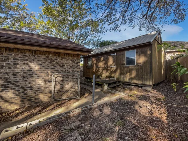 $278,000 | 806 Southeast 4th Street, Grand Prairie, TX 75051