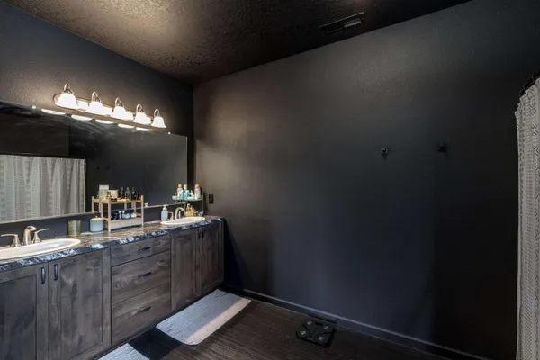 $999,999 | 6670 Stoneridge Way, Deer Park, WA 99006