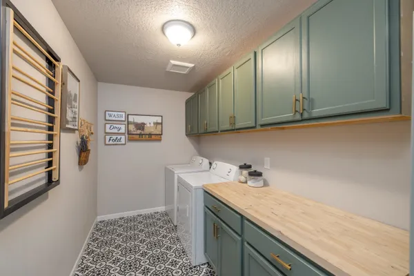 $999,999 | 6670 Stoneridge Way, Deer Park, WA 99006