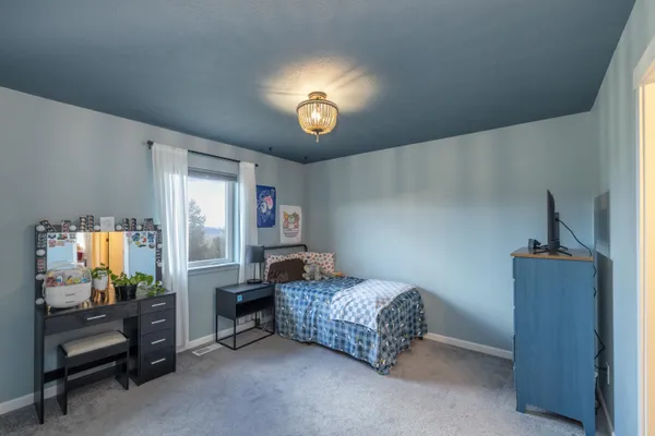$999,999 | 6670 Stoneridge Way, Deer Park, WA 99006